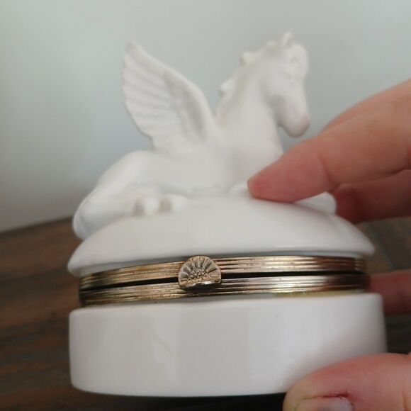 Taj Importing Co. San Francisco Music Trinket Box Pegasus Plays Impossible Dream - Picture 6 of 10